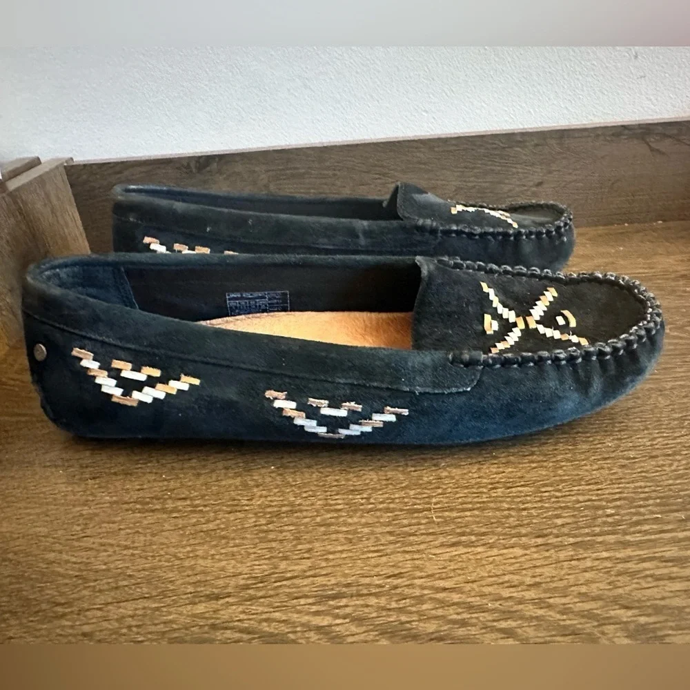UGG Calze Driving Moccasins Slip On Loafers Rustic Weave Black Suede Womens sz 8 - Picture 2 of 10